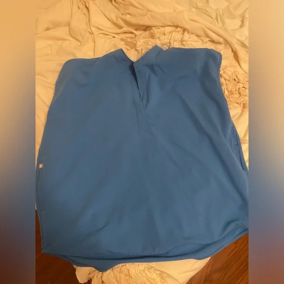 Women's Rafaela Oversized Scrub Top - Picture 2 of 8